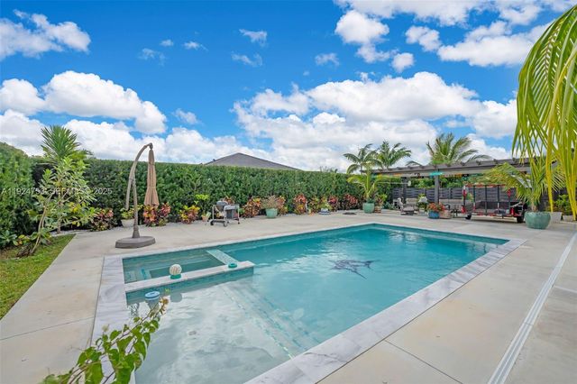 19815 SW 132nd Ct, Miami, FL 33177