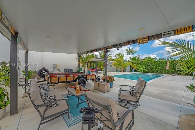 19815 SW 132nd Ct, Miami, FL 33177