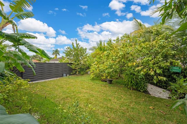 19815 SW 132nd Ct, Miami, FL 33177