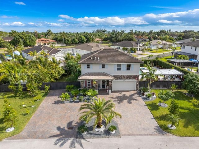 19815 SW 132nd Ct, Miami, FL 33177