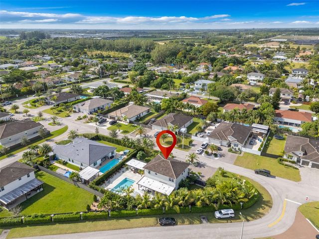 19815 SW 132nd Ct, Miami, FL 33177