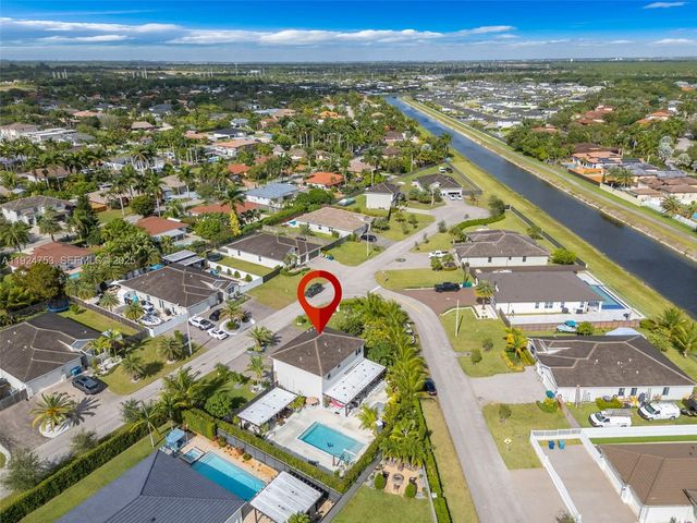 19815 SW 132nd Ct, Miami, FL 33177