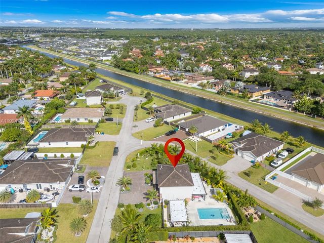 19815 SW 132nd Ct, Miami, FL 33177