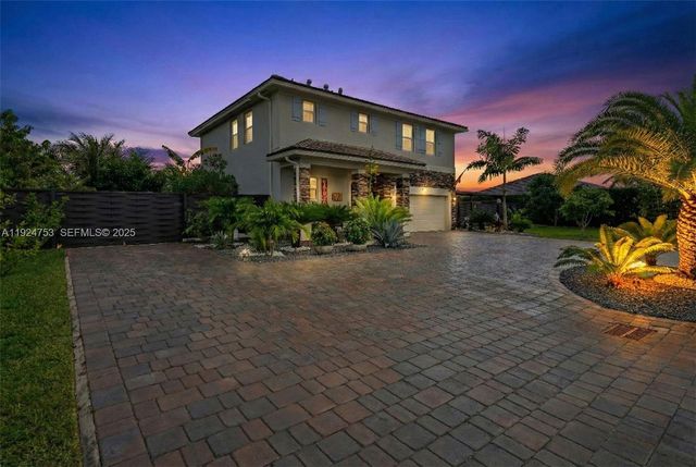 19815 SW 132nd Ct, Miami, FL 33177