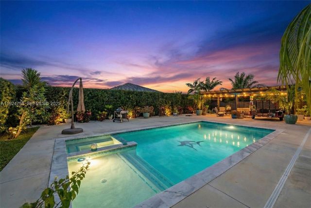 19815 SW 132nd Ct, Miami, FL 33177