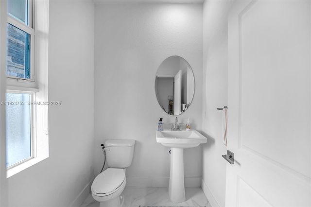 19815 SW 132nd Ct, Miami, FL 33177