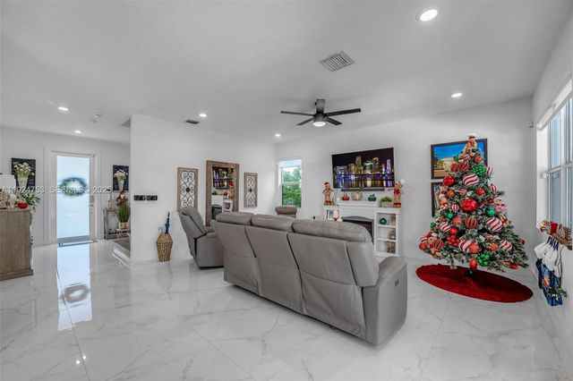 19815 SW 132nd Ct, Miami, FL 33177