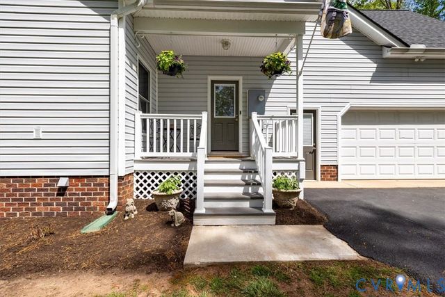 3060 Moyer Rd, Powhatan, VA 23139