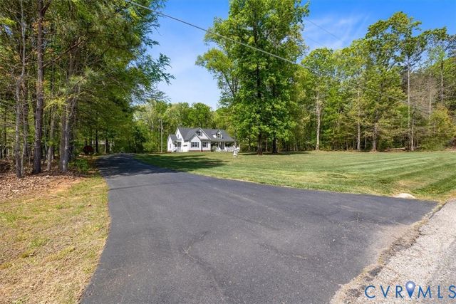 3060 Moyer Rd, Powhatan, VA 23139