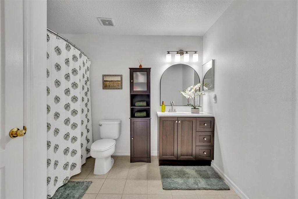 Image 17 of property listing at 10825 TILSTON POINT, Orlando, FL 32832