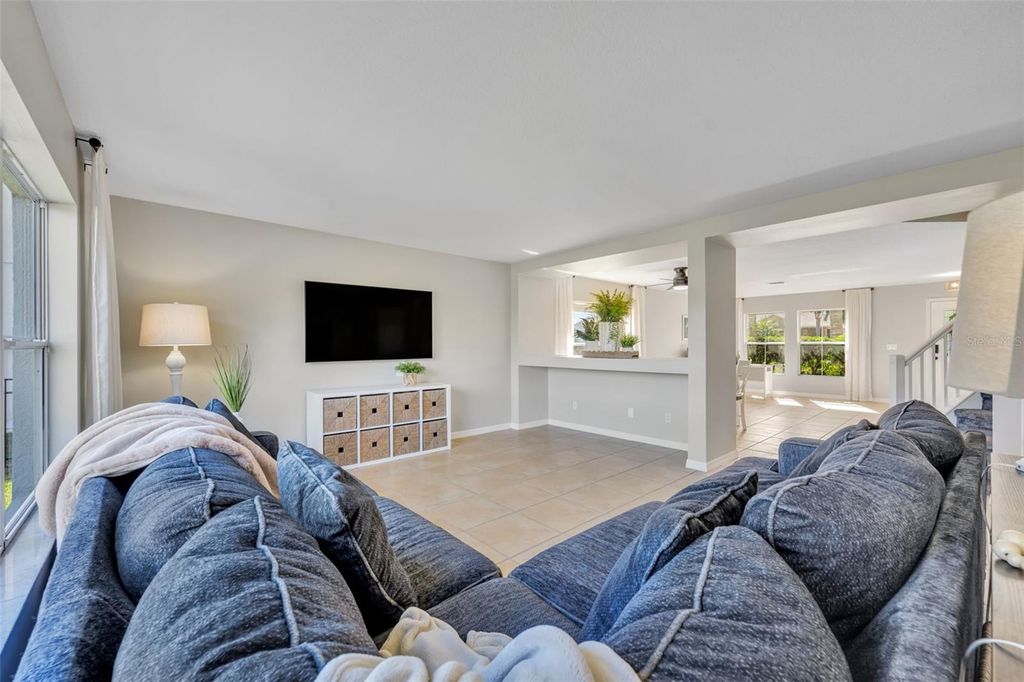 Image 3 of property listing at 10825 TILSTON POINT, Orlando, FL 32832