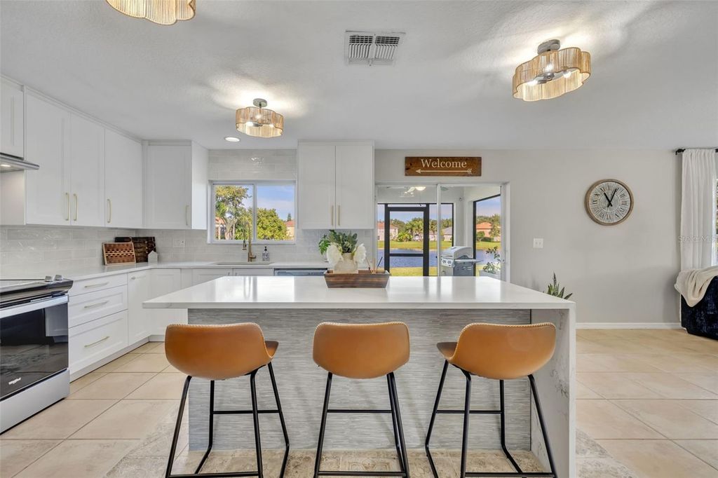 Image 26 of property listing at 10825 TILSTON POINT, Orlando, FL 32832