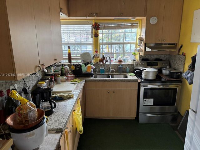 790 NW 76th St, Miami, FL 33150