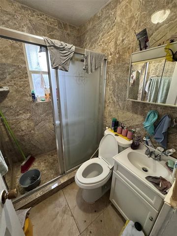 790 NW 76th St, Miami, FL 33150