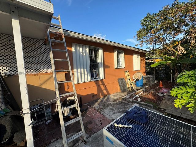 790 NW 76th St, Miami, FL 33150