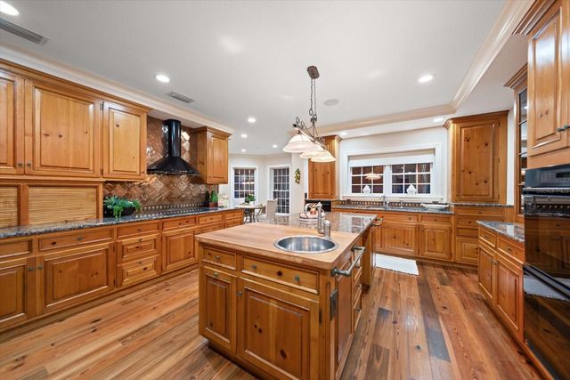 1205 PALM VIEW AVENUE, Belleair, FL 33756