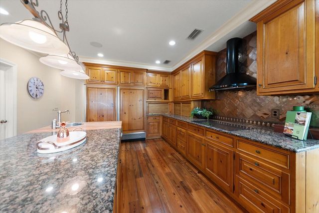 1205 PALM VIEW AVENUE, Belleair, FL 33756