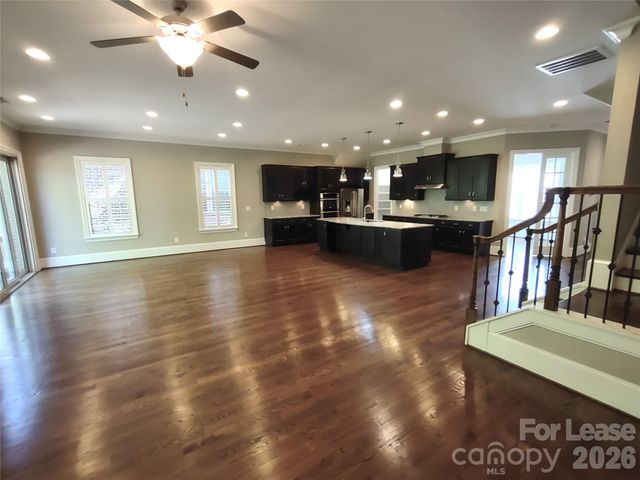 6432 Fairway Row Lane, Charlotte, NC 28277