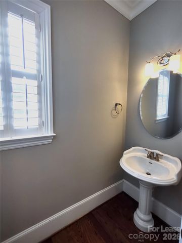 6432 Fairway Row Lane, Charlotte, NC 28277