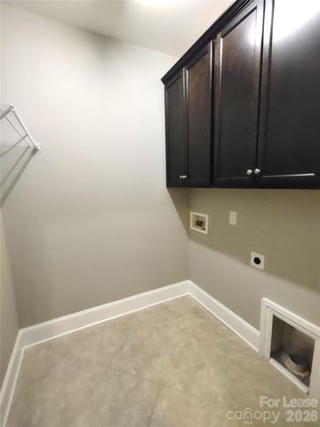 6432 Fairway Row Lane, Charlotte, NC 28277