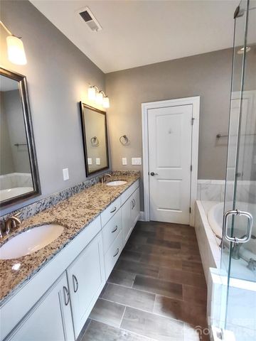 6432 Fairway Row Lane, Charlotte, NC 28277