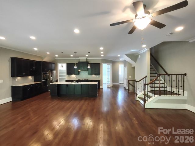 6432 Fairway Row Lane, Charlotte, NC 28277