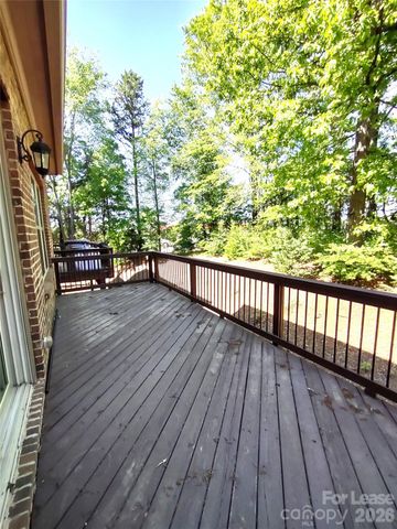 6432 Fairway Row Lane, Charlotte, NC 28277