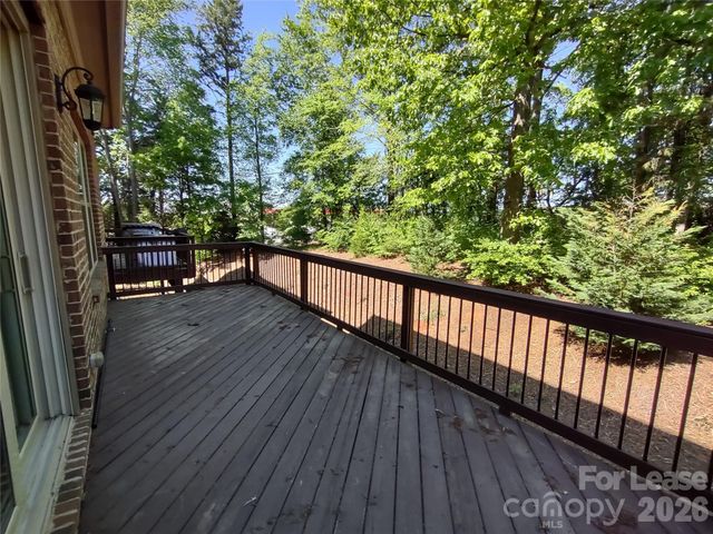 6432 Fairway Row Lane, Charlotte, NC 28277