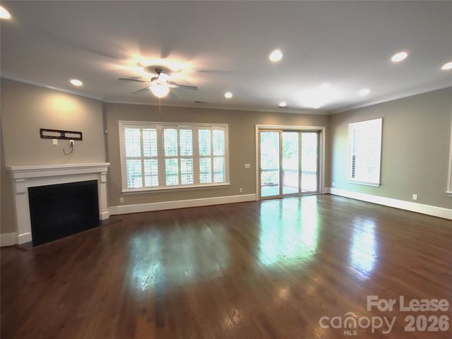 6432 Fairway Row Lane, Charlotte, NC 28277