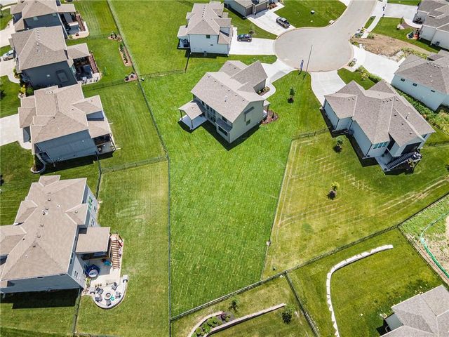 2314 SW Serena Place, Lee's Summit, MO 64082