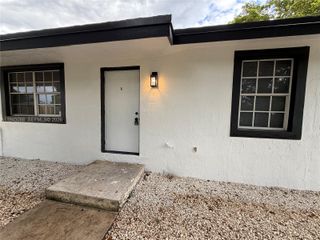 617 NW 3rd Ave A, Hallandale Beach, FL 33009