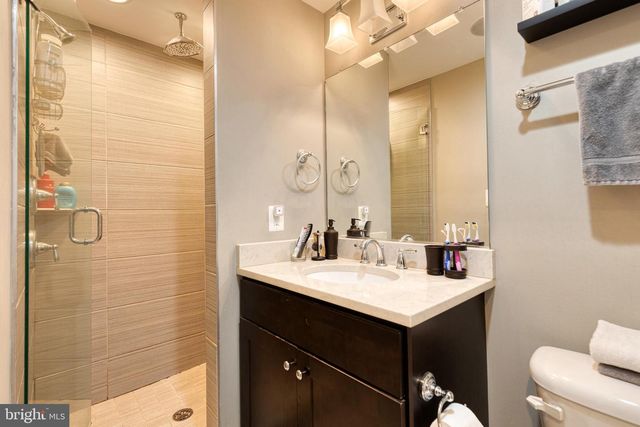 800 S CURLEY ST, Baltimore, MD 21224