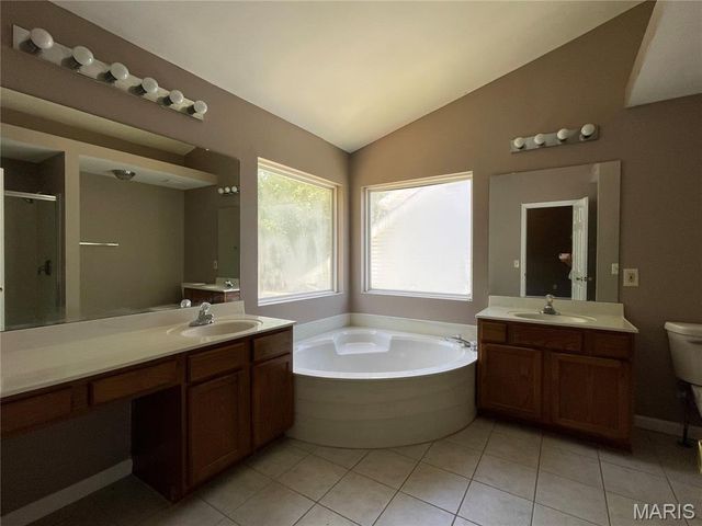 636 Canary Estates Drive, Ballwin, MO 63021