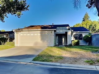 7413 Sunny Meadows Ln, Sacramento, CA 95828