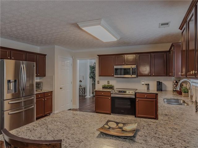 6042 Fairington Farms Lane, Lithonia, GA 30038