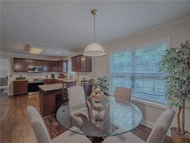 6042 Fairington Farms Lane, Lithonia, GA 30038