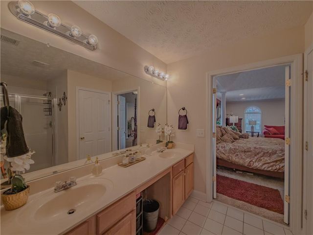 6042 Fairington Farms Lane, Lithonia, GA 30038