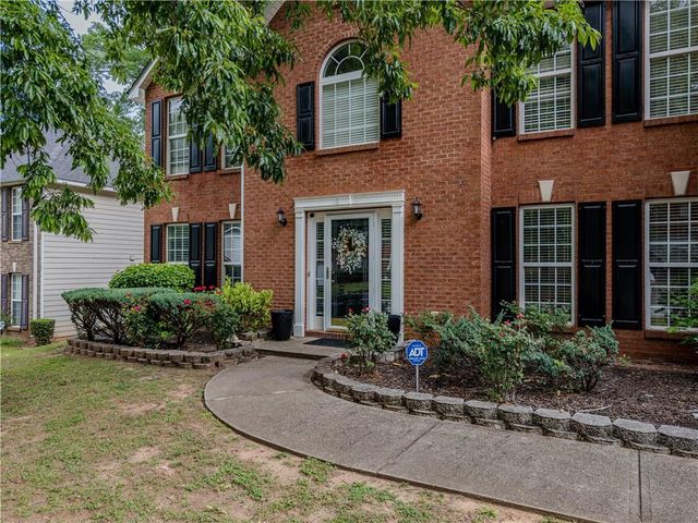 6042 Fairington Farms Lane, Lithonia, GA 30038