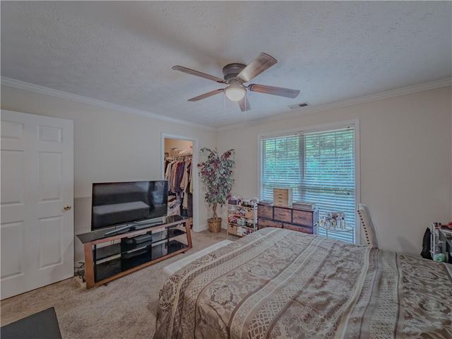6042 Fairington Farms Lane, Lithonia, GA 30038