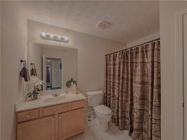 6042 Fairington Farms Lane, Lithonia, GA 30038