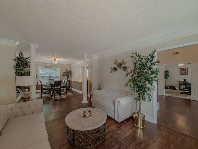6042 Fairington Farms Lane, Lithonia, GA 30038