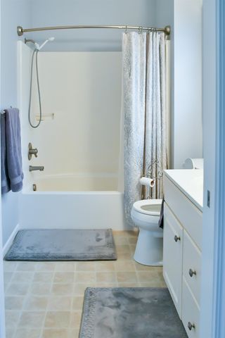 821 Whispering Pines Lane, Bay City, MI 48708