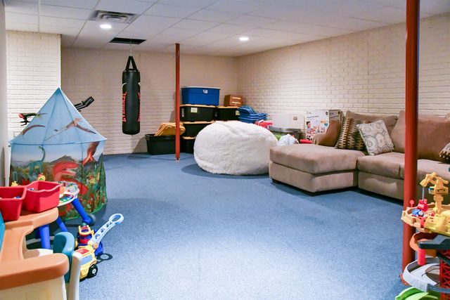 821 Whispering Pines Lane, Bay City, MI 48708