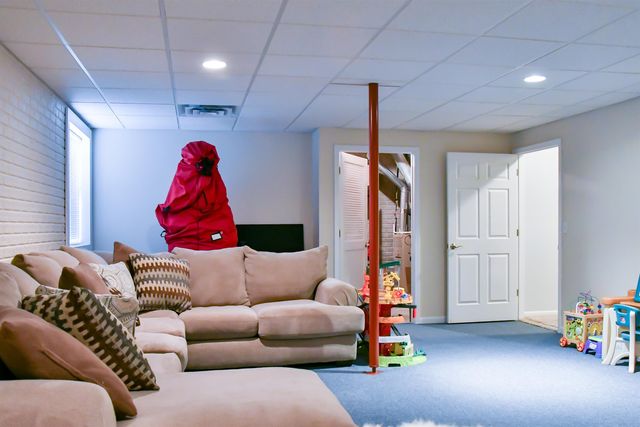 821 Whispering Pines Lane, Bay City, MI 48708