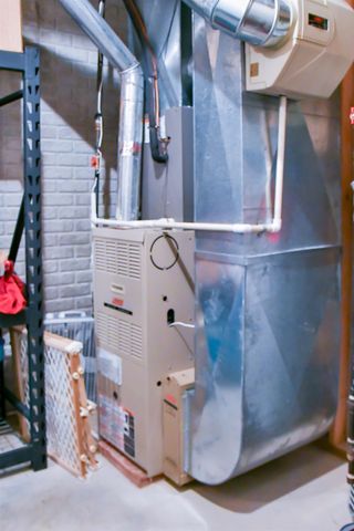 821 Whispering Pines Lane, Bay City, MI 48708