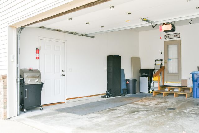 821 Whispering Pines Lane, Bay City, MI 48708