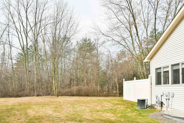 821 Whispering Pines Lane, Bay City, MI 48708