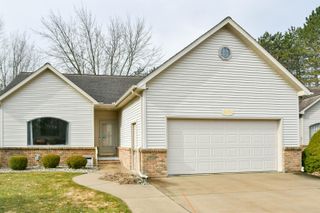 821 Whispering Pines Lane, Bay City, MI 48708