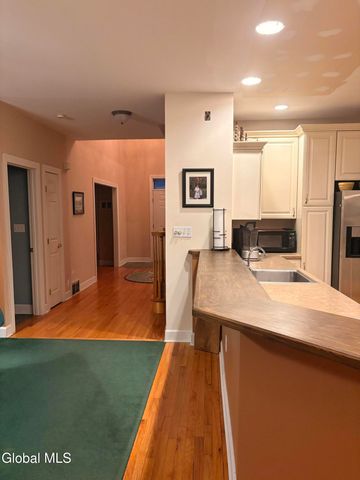 5 King James Court, Saratoga Springs, NY 12866