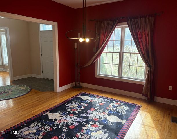 5 King James Court, Saratoga Springs, NY 12866